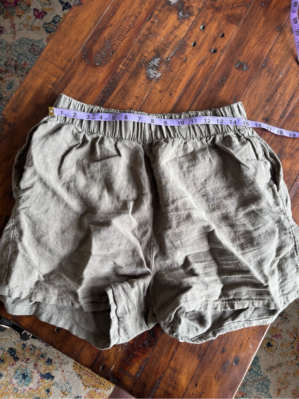Peblum Co Lana shorts. High-Waist Relaxed linen Shorts in Olive Green